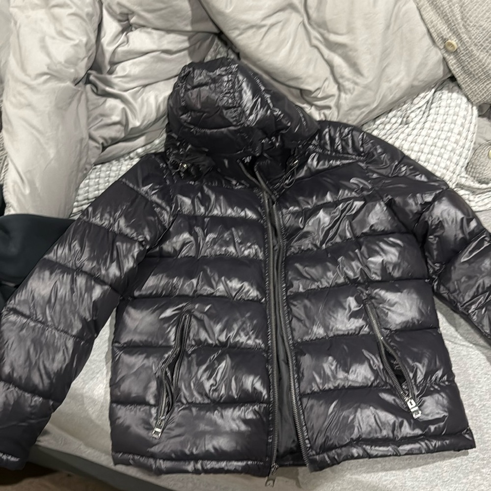 Guess men’s puffer(Size Large)